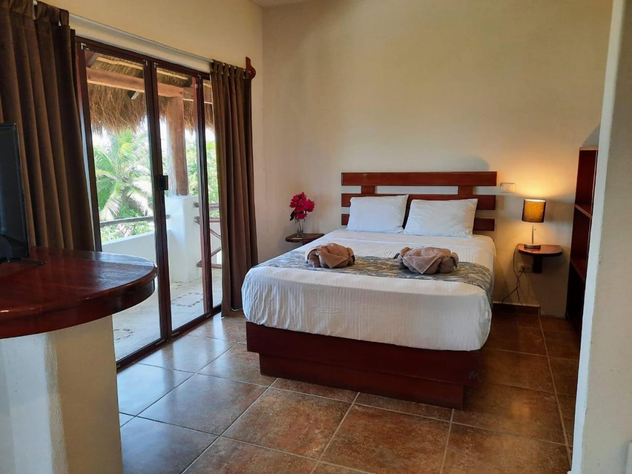 Porto Coral Hotel & Suites Chetumal Exteriör bild