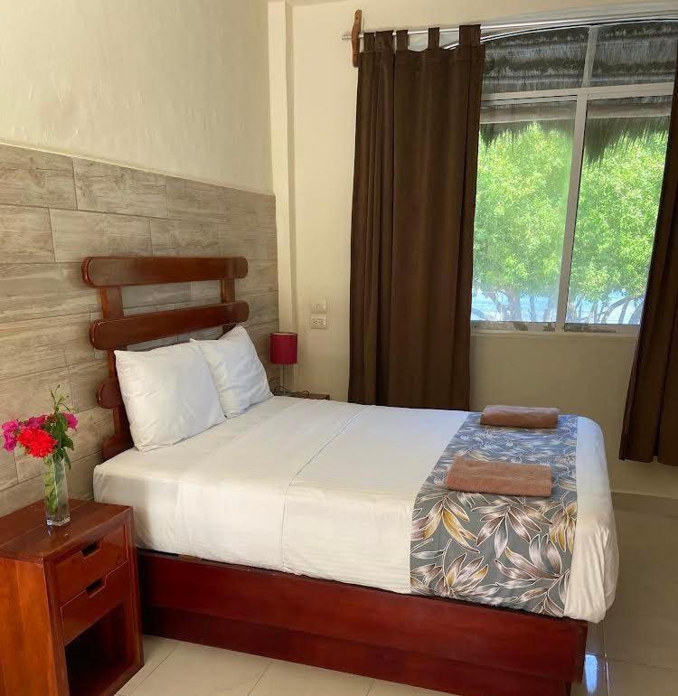 Porto Coral Hotel & Suites Chetumal Exteriör bild
