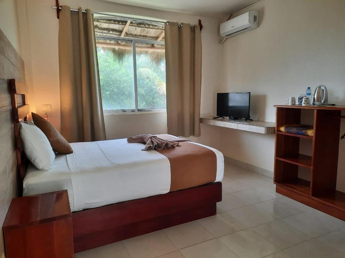 Porto Coral Hotel & Suites Chetumal Exteriör bild