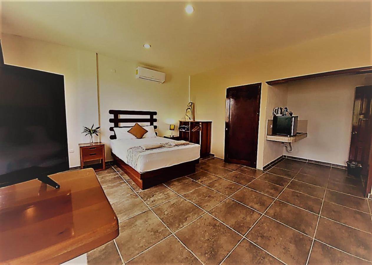 Porto Coral Hotel & Suites Mahahual Exteriör bild